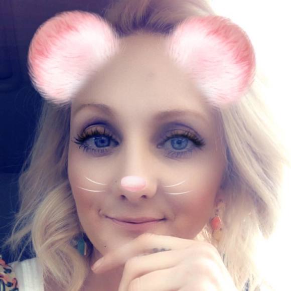blueyebmbshell